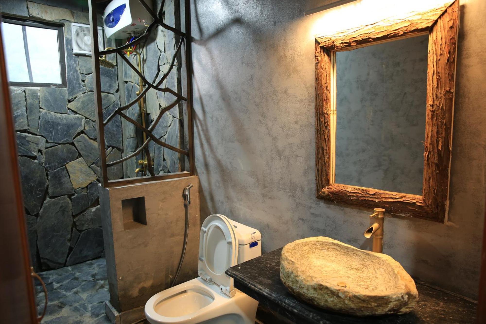 Eco Stone House - Tours & Motorbike Homestay *